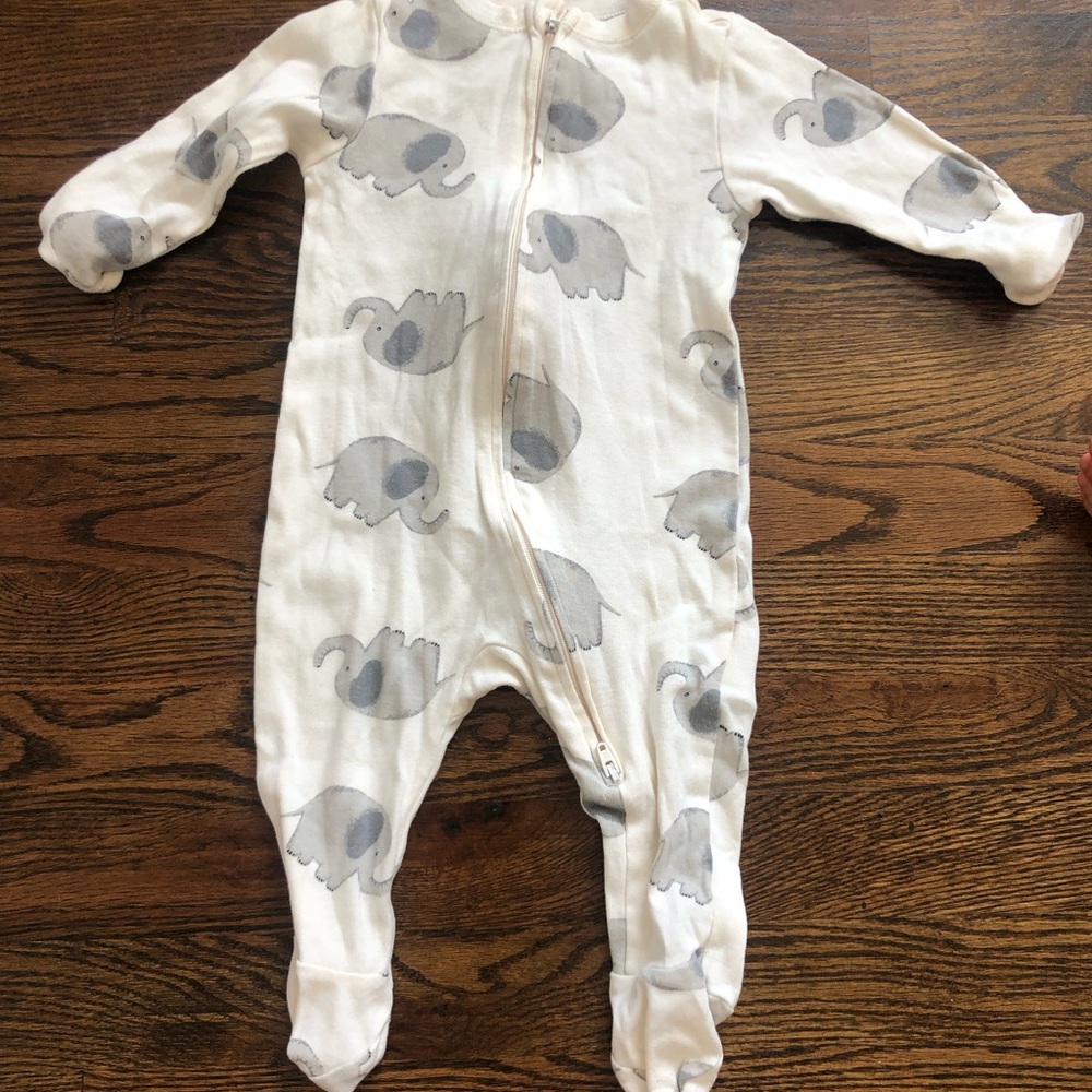 Sleep and play zip up